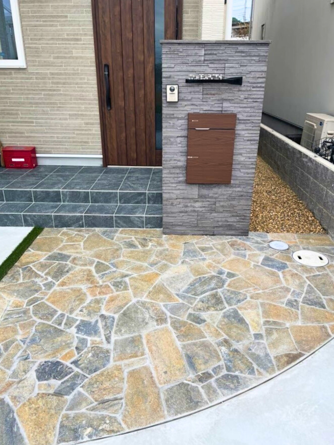 乱形石アプローチ・タイルデッキ・門柱・カーポート・駐車場etc...№92