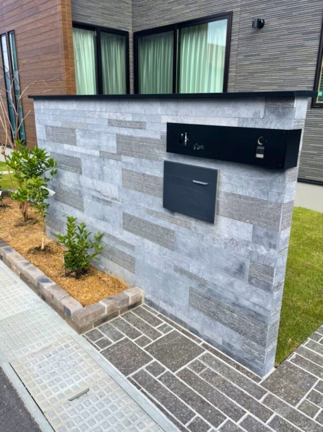 カーポート・天然芝・フェンス・天然石門柱・ブロックetc...№102