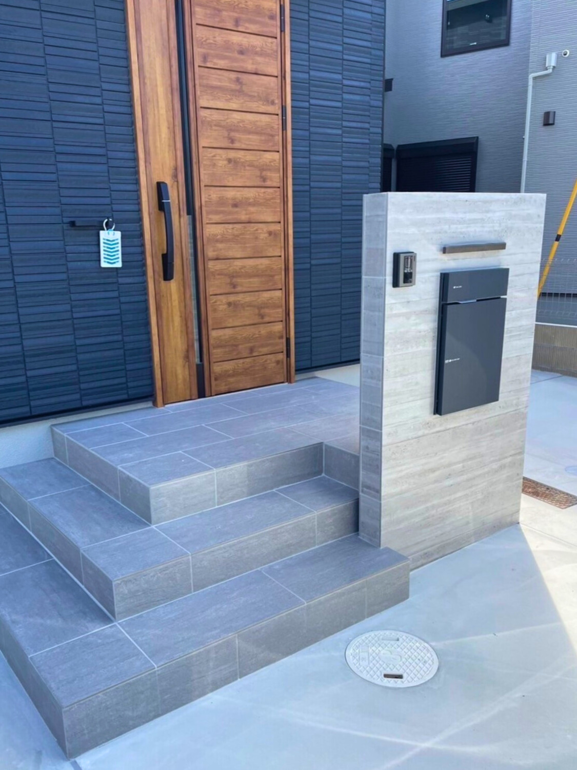 門柱・玄関ポーチ・タイルデッキ・立水栓・目隠しフェンス...No.172