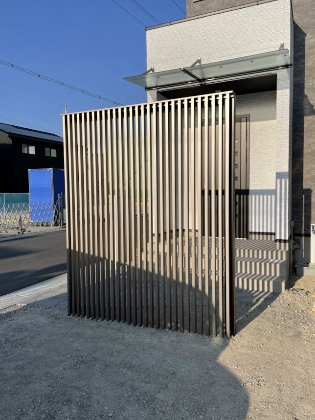 Gスクリーン外付け縦格子タイプ